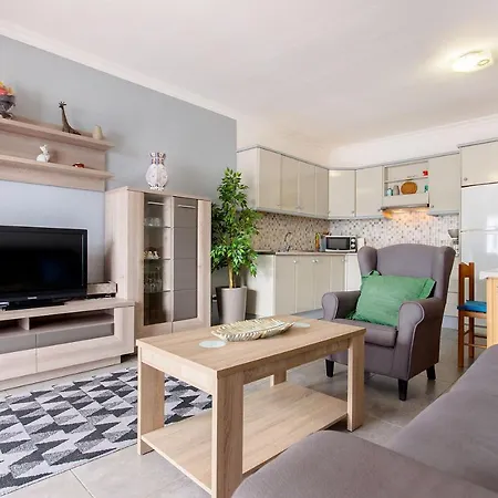 Morales Apartment